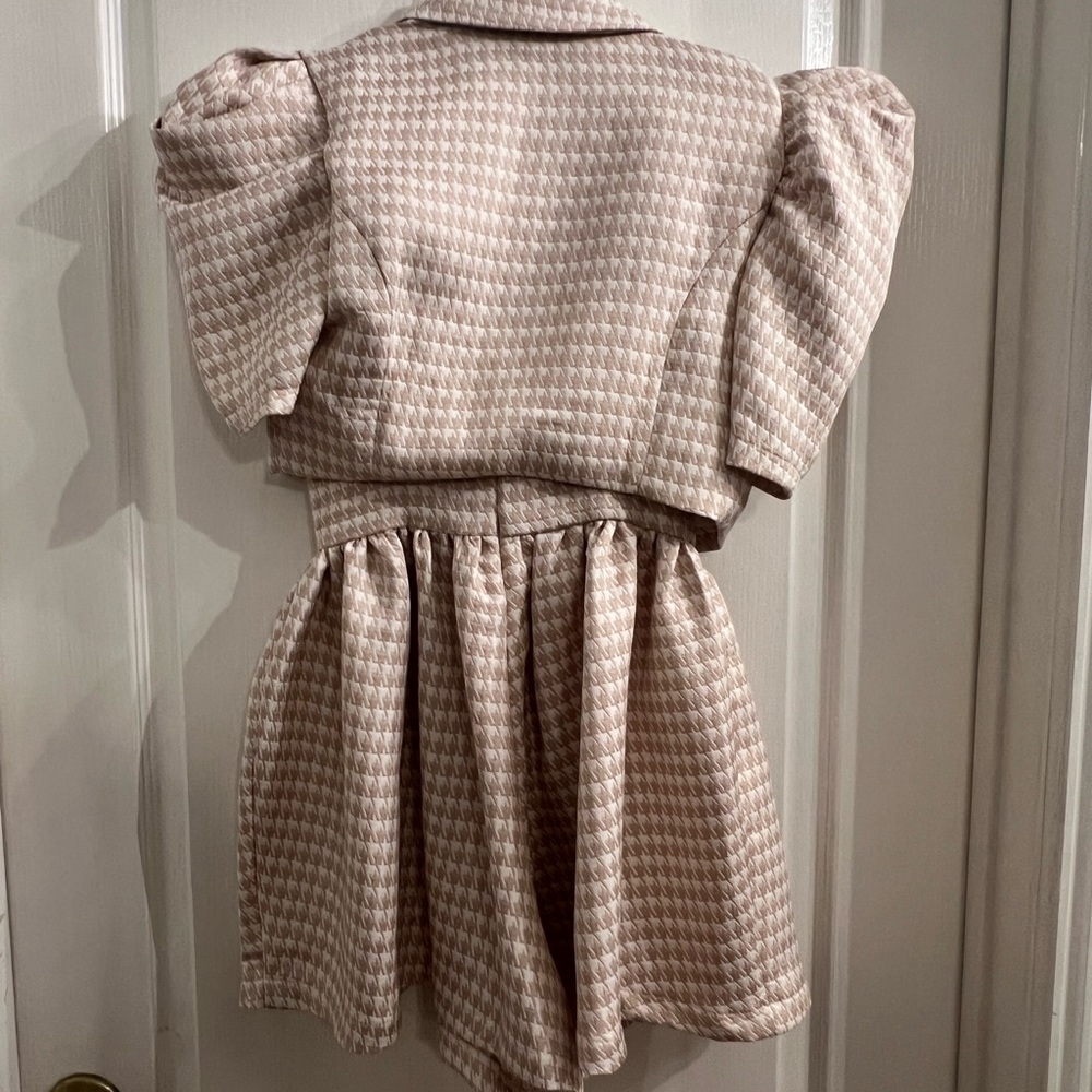 Tan Ruffled Houndstooth romper - Picture 4 of 5